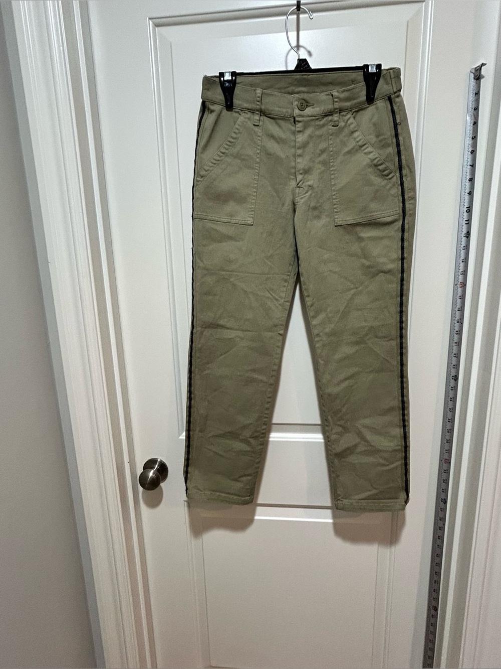 Lucky Brand women’s size 28 Olive Green Casual Utility Pants with Black Trim.